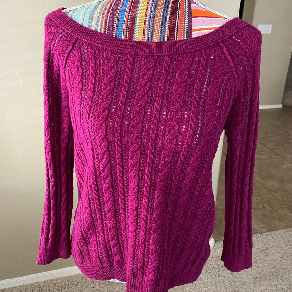 American Eagle Sweater!